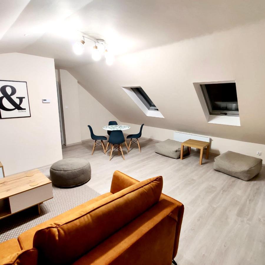 Stronski Apartment *